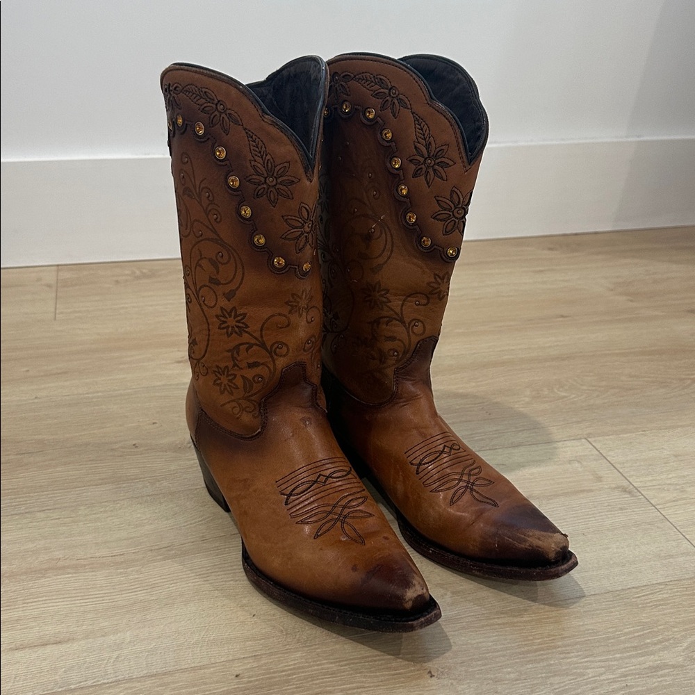 Soto Boots Womens Tan Zippered Cowgirl Boots